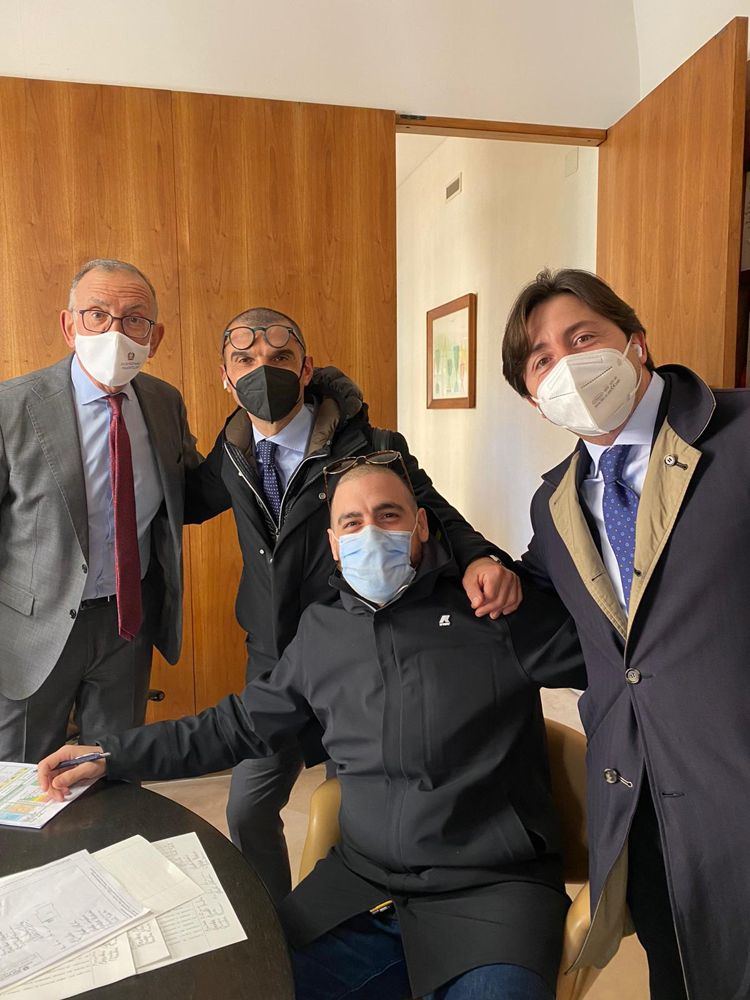 Giorgio Formisano con i suoi clienti